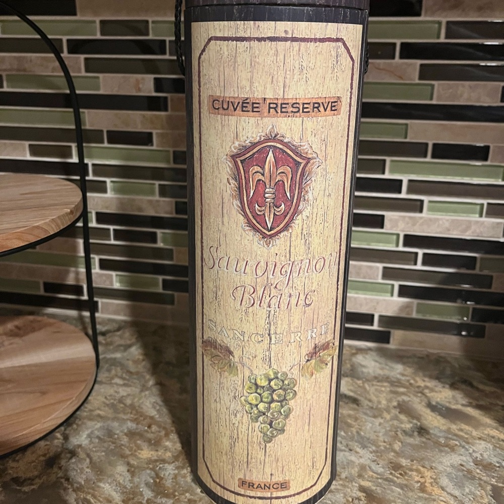 Decorative Saint-Emilion French Wine Box 🍷 - Picture 5 of 5